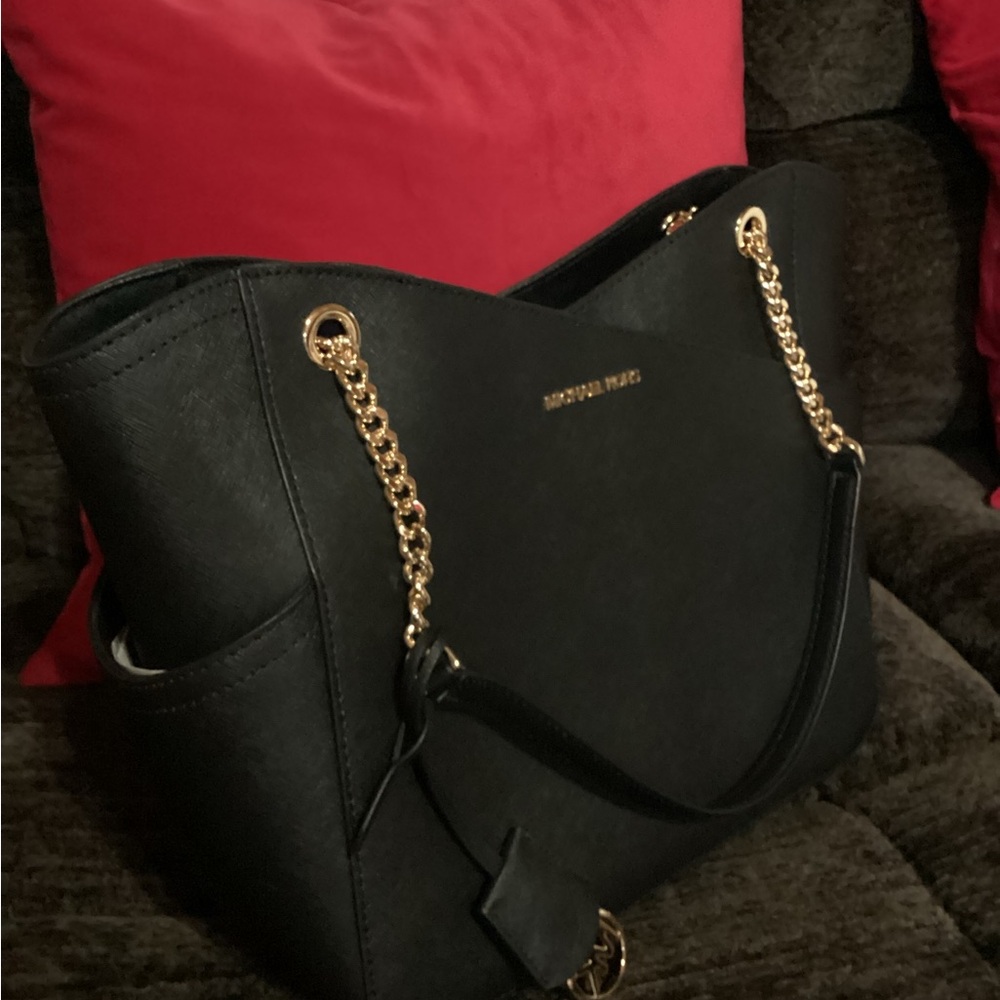 Michael Kors Black Shoulder Bag with Gold Chain - NWOT - Picture 6 of 13